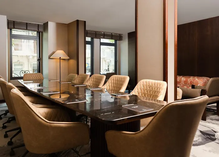 Evolution Valbom Hotell